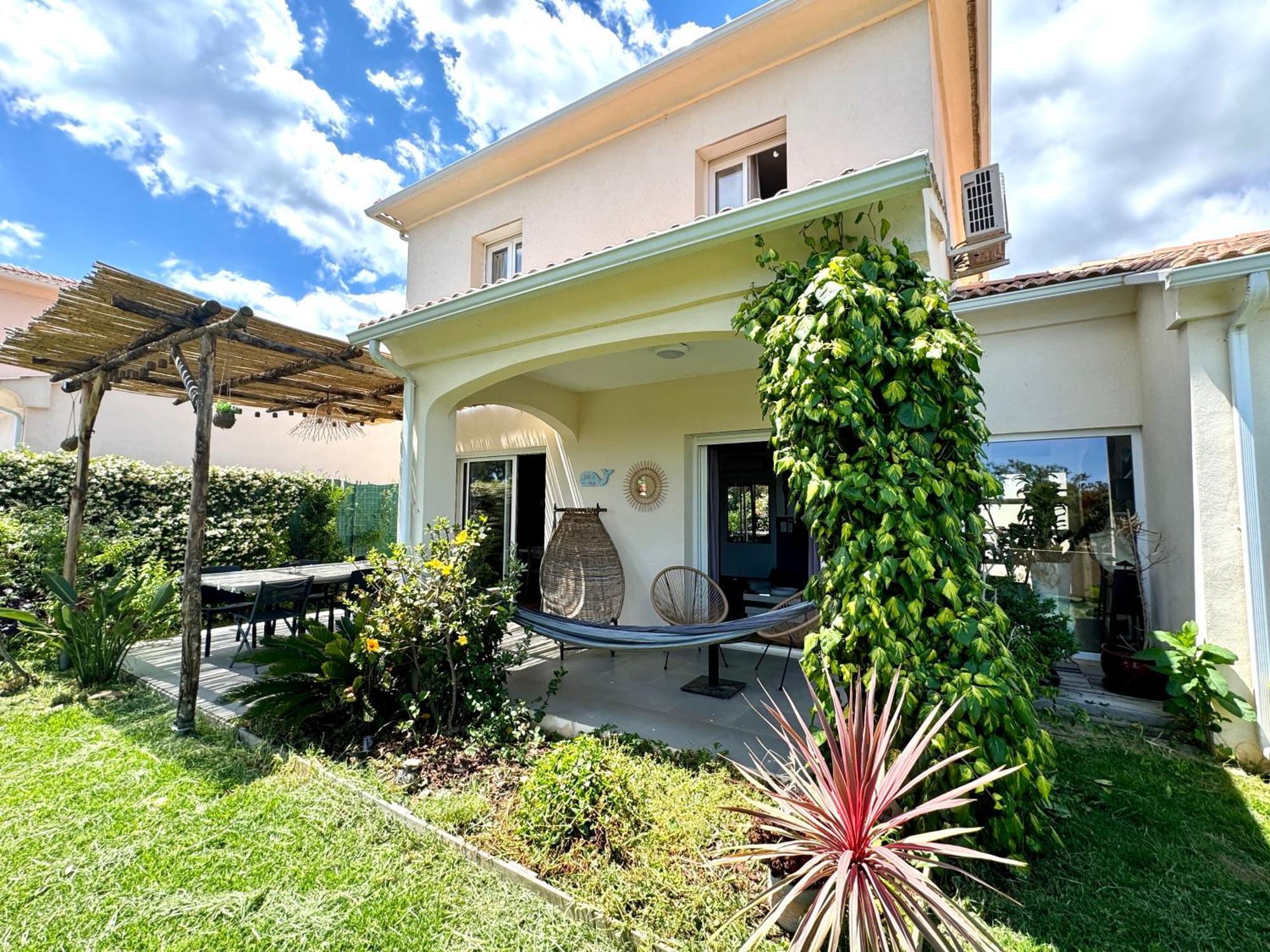 Jolie maison Borgo trois chambres trois salles de bain Extérieur photo