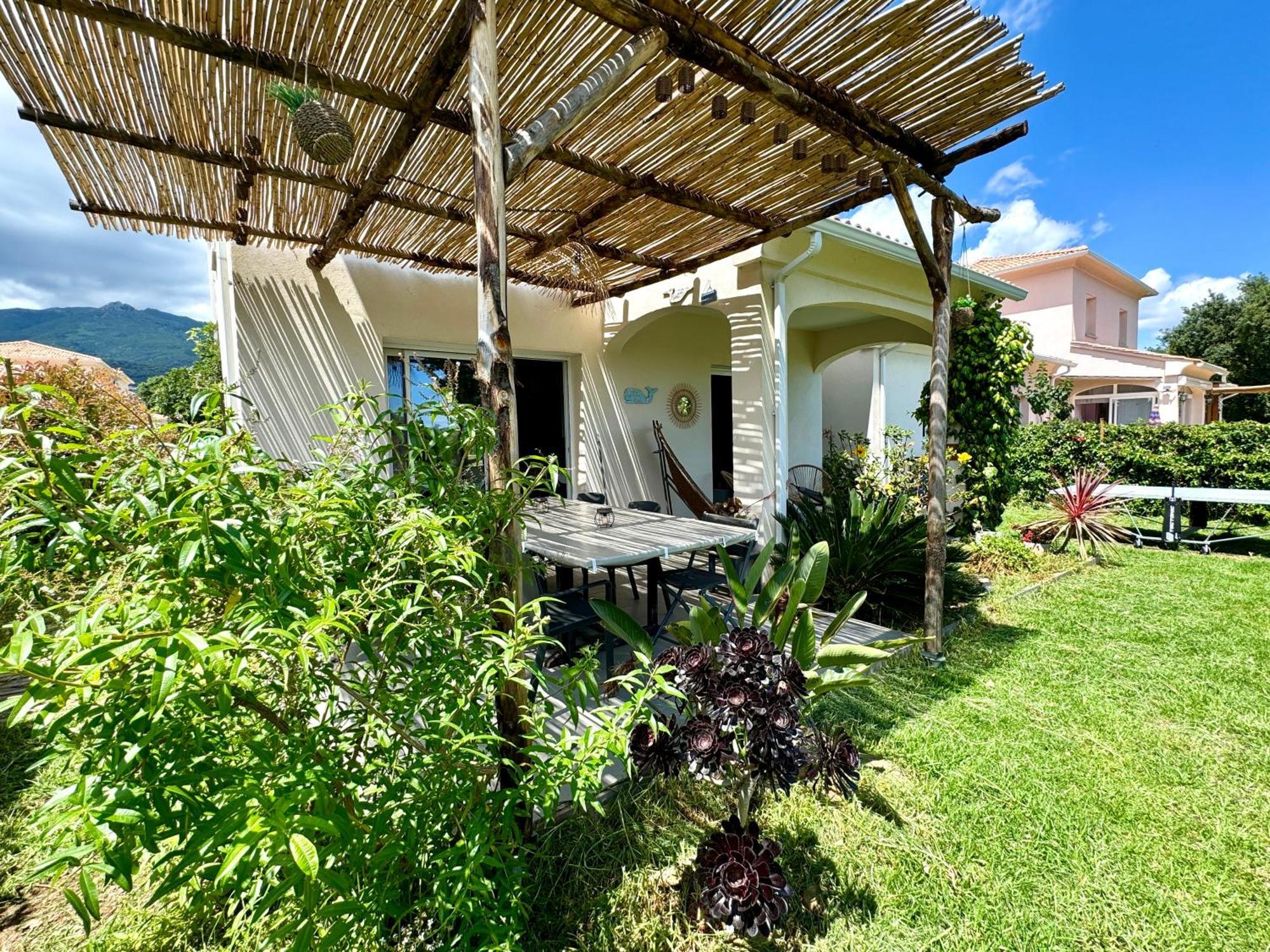 Jolie maison Borgo trois chambres trois salles de bain Extérieur photo